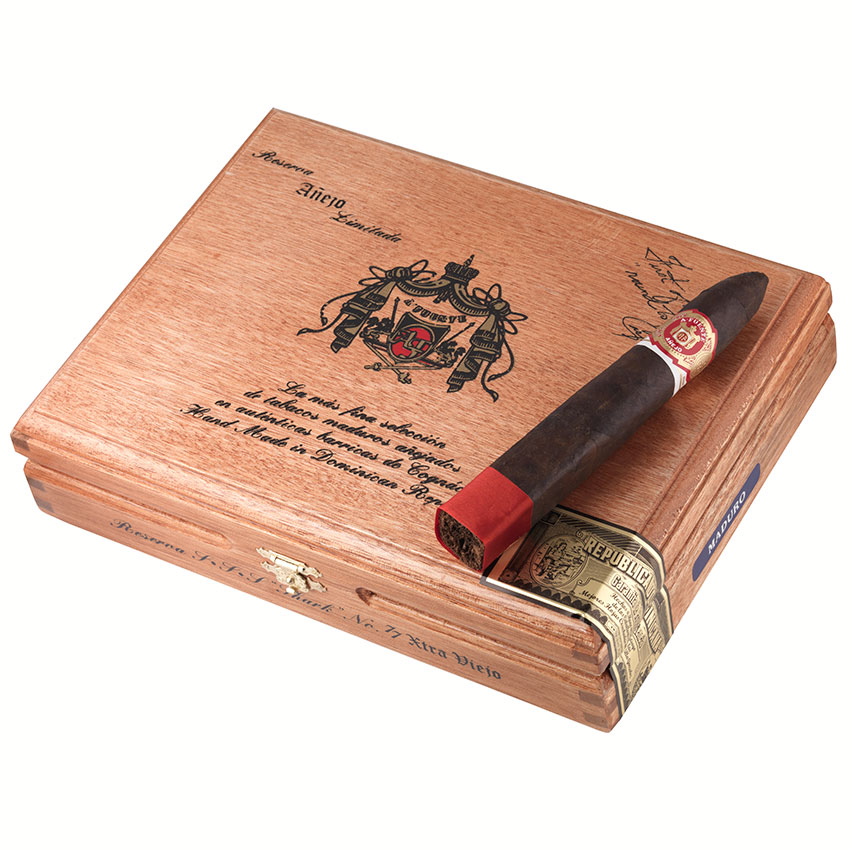 Arturo Fuente Anejo Reserva No. 77