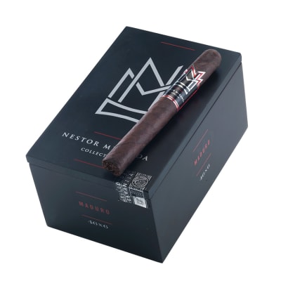 Nestor Miranda Maduro Collection Corona Gorda CI-NMM-CGORM Nestor Miranda Maduro Collection Corona Gorda-CI-NMM-CGORM - 400