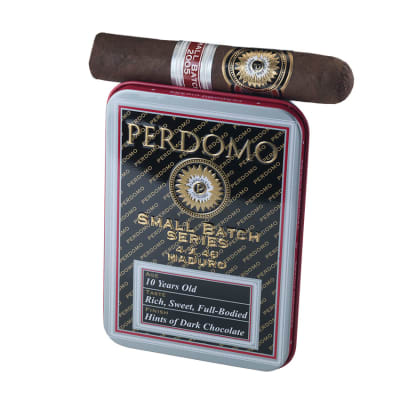 Perdomo Small Batch Maduro Corona (4) - CI-PS3-CORMPKZ