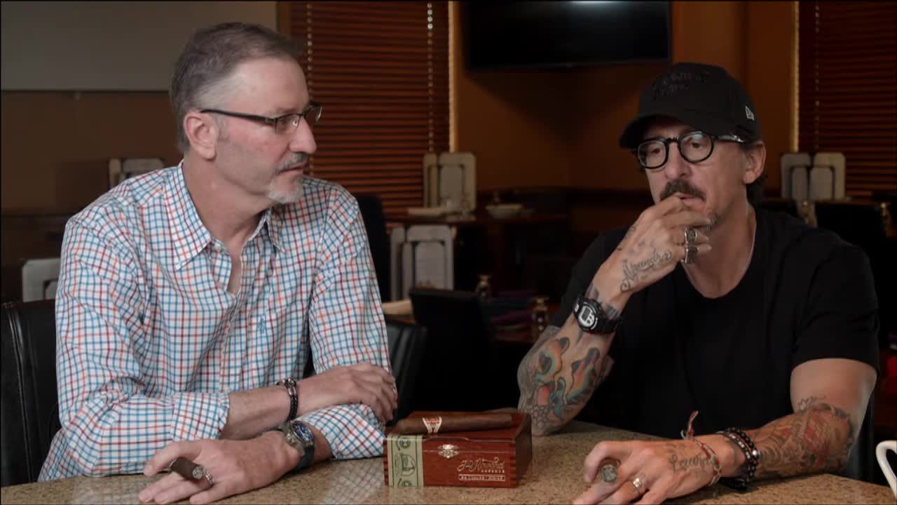 JD Howard Reserve By Crowned Heads video